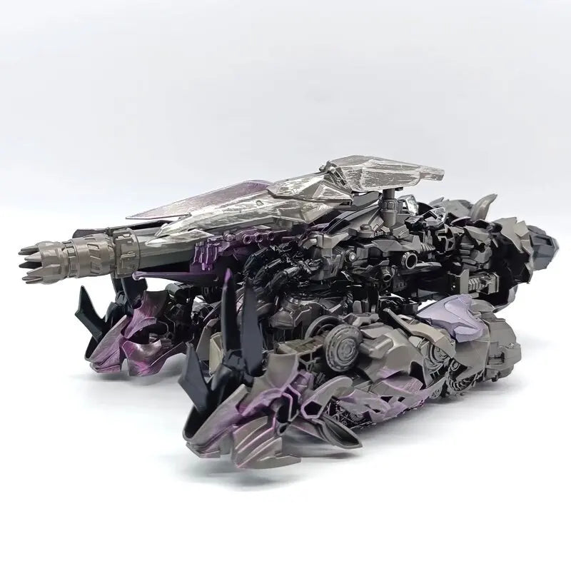 Boneco Action Figure Robô Transformers - Decepticons Shockwave